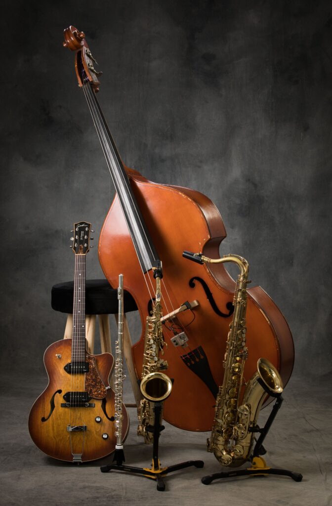Contrebasse, saxophone, guitare et flûte : les instruments de Jazz Swing & Co